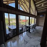 Vakantiehuis Zrub House