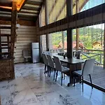 Vakantiehuis Zrub House