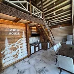 Zrub House Дом отдыха *